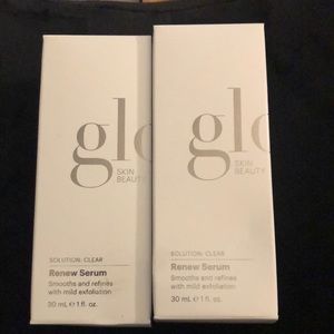 New in box(es) Glo Skin Beauty Renew Serum